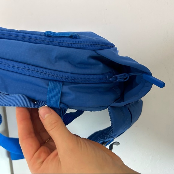 Hydro Flask 5 L Down Shift Hydration Hip Fanny Pack - Picture 6 of 12